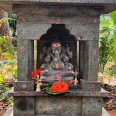 Sandrine vous souhaite un bon week-end depuis Auroville ❤️
#ganesh